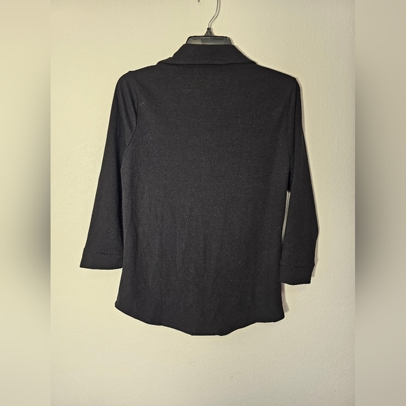 Beacon Apparel Women's Black Button-Up Collared Top Size Medium NWOT - Picture 6 of 7